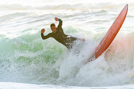 Surf lesson - Surfer falling